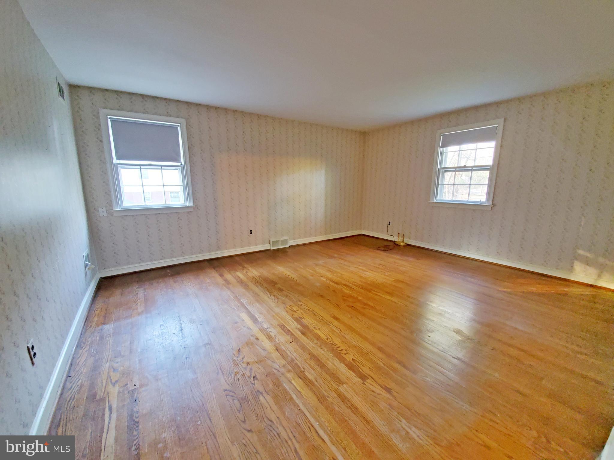 725 Woodcrest Road Wayne, PA 19087 - Photo 17 of 30 Large Bedroom 1