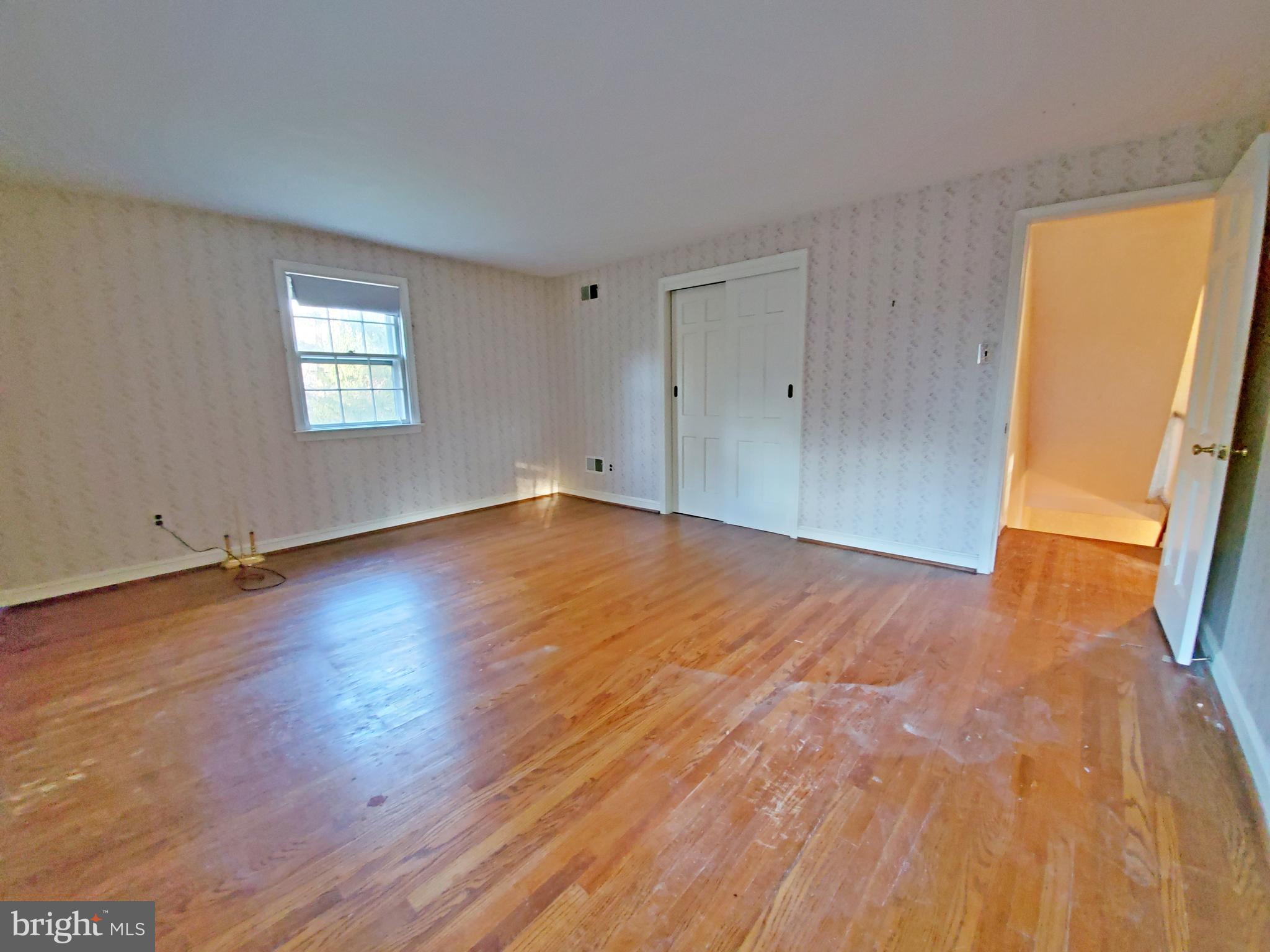 725 Woodcrest Road Wayne, PA 19087 - Photo 18 of 30 Large Bedroom 1