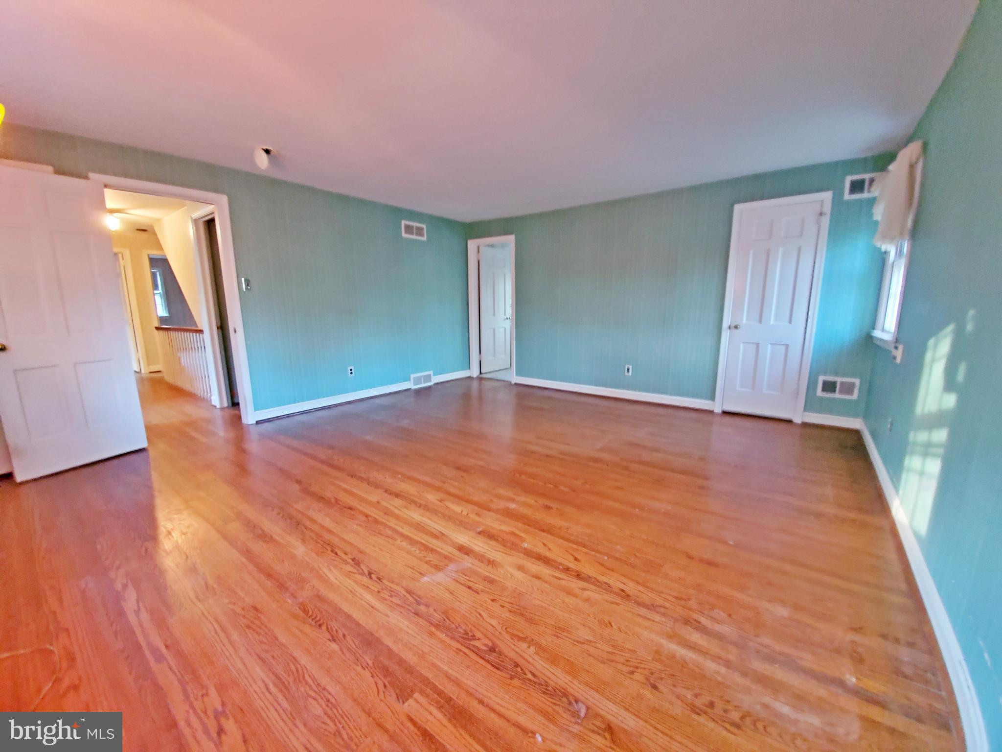 725 Woodcrest Road Wayne, PA 19087 - Photo 21 of 30 Massive Master Bedroom