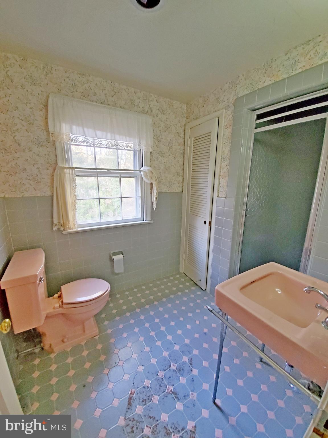 725 Woodcrest Road Wayne, PA 19087 - Photo 22 of 30 Master Bath