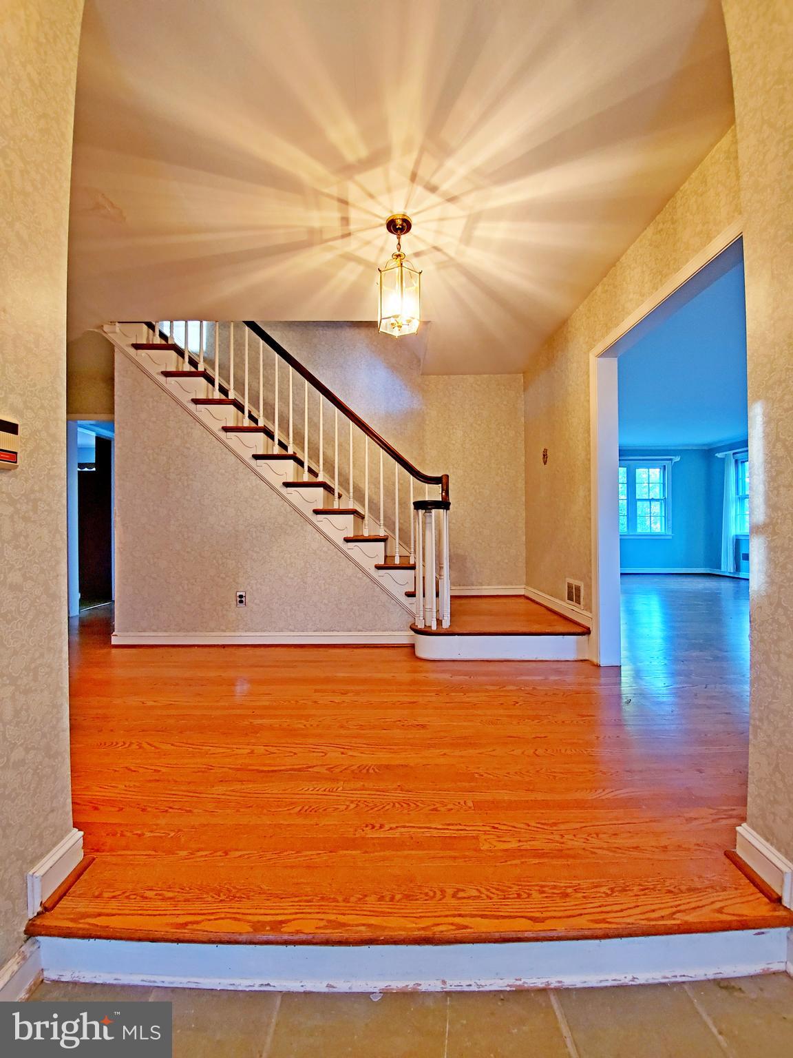 725 Woodcrest Road Wayne, PA 19087 - Photo 5 of 30 Foyer