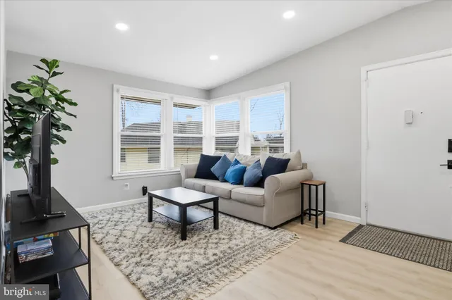 $3,500 | 3022 Jonothan Place, Falls Church, VA 22042