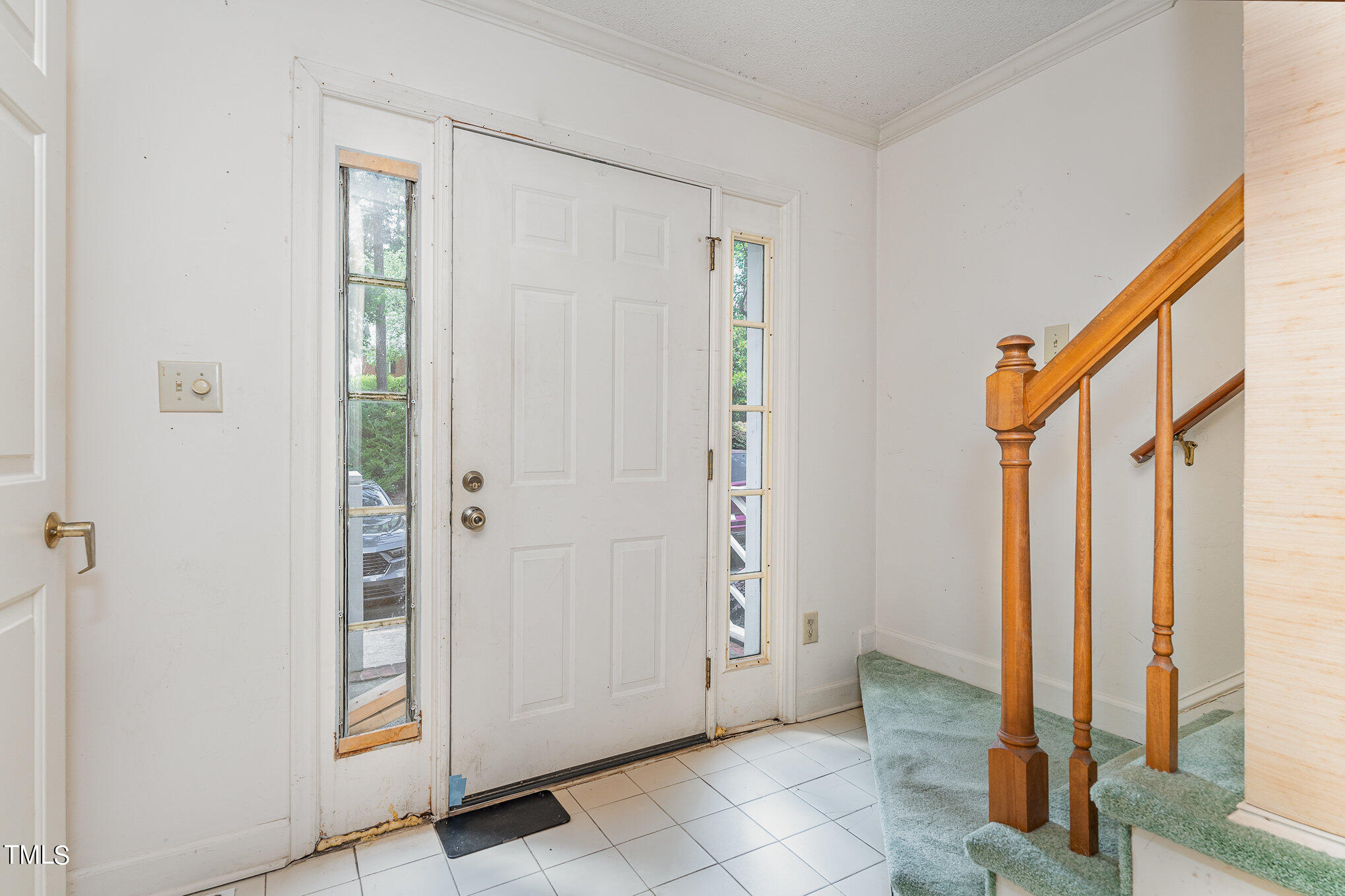6700 Queen Annes Drive Raleigh, NC 27613 - Photo 4 of 28 Foyer