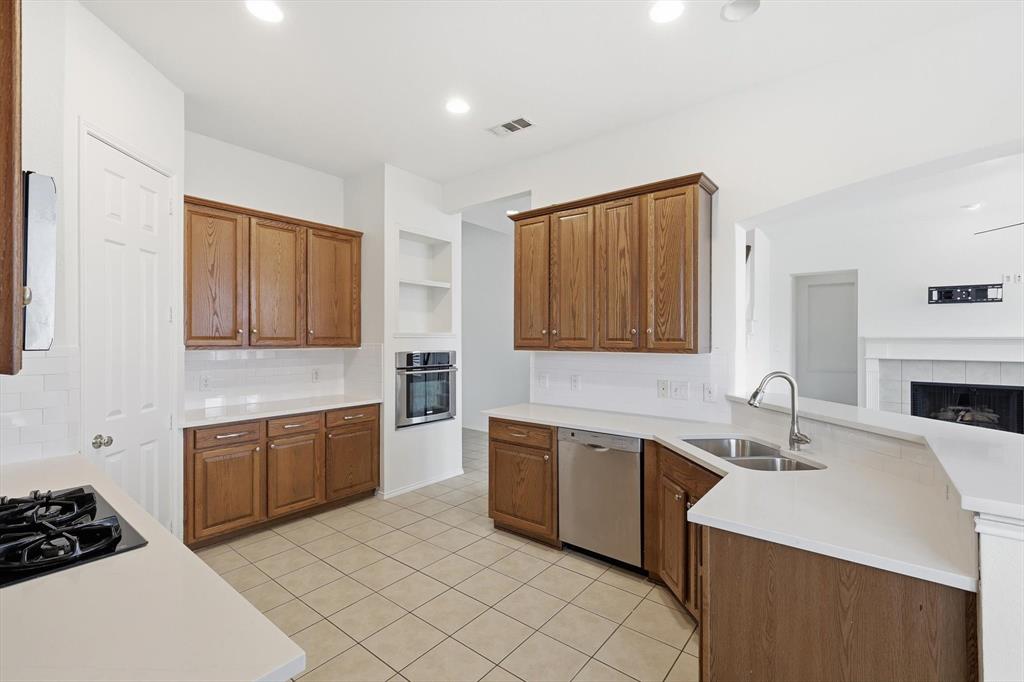 1910 Wickersham Lane Corinth, TX 76210 - Photo 9 of 40