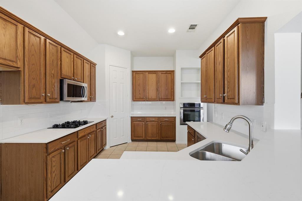 1910 Wickersham Lane Corinth, TX 76210 - Photo 10 of 40