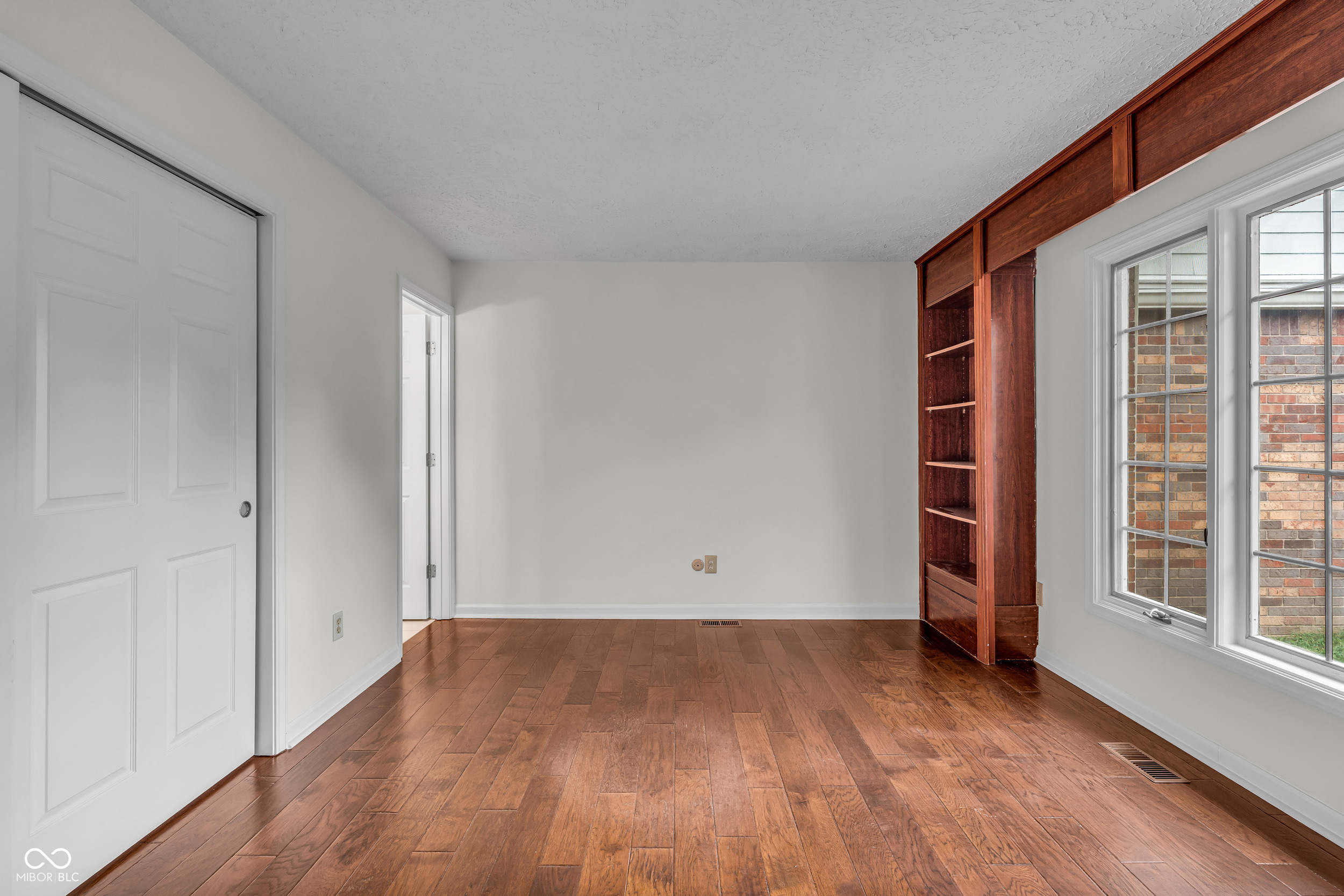 5228 Greenwillow Road Indianapolis, IN 46226 - Photo 11 of 45