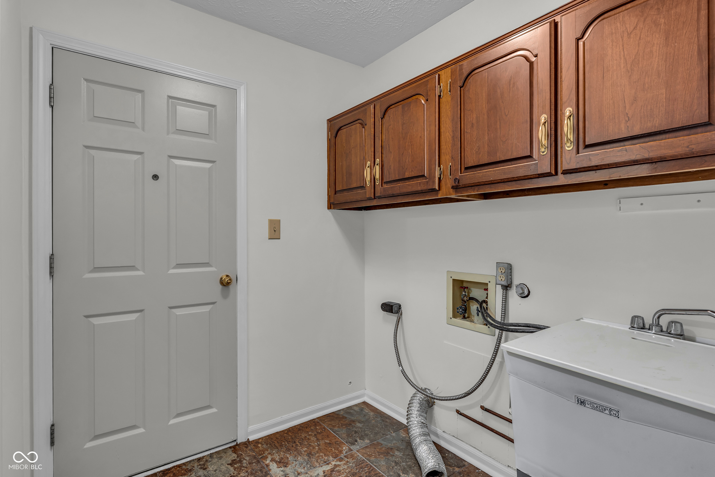 5228 Greenwillow Road Indianapolis, IN 46226 - Photo 14 of 45