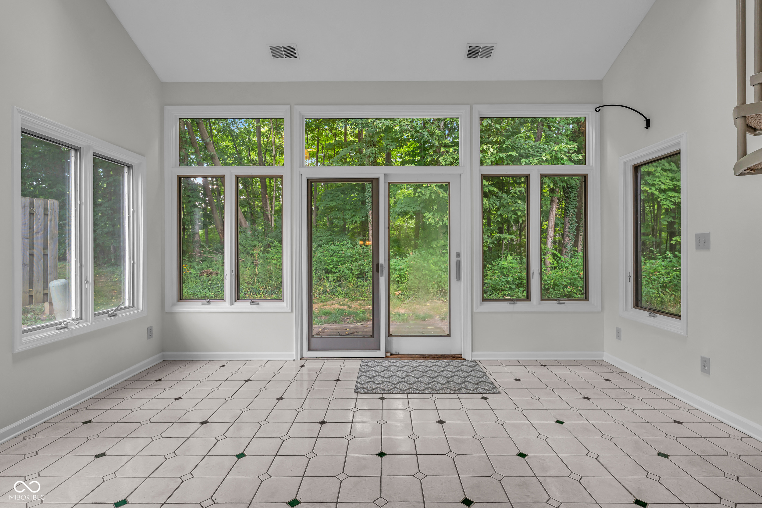 5228 Greenwillow Road Indianapolis, IN 46226 - Photo 22 of 45