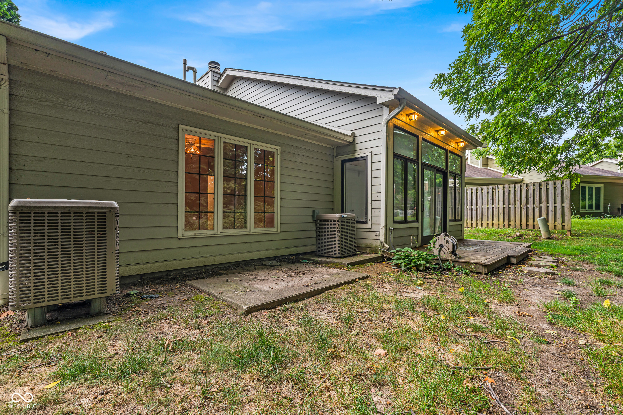 5228 Greenwillow Road Indianapolis, IN 46226 - Photo 32 of 45