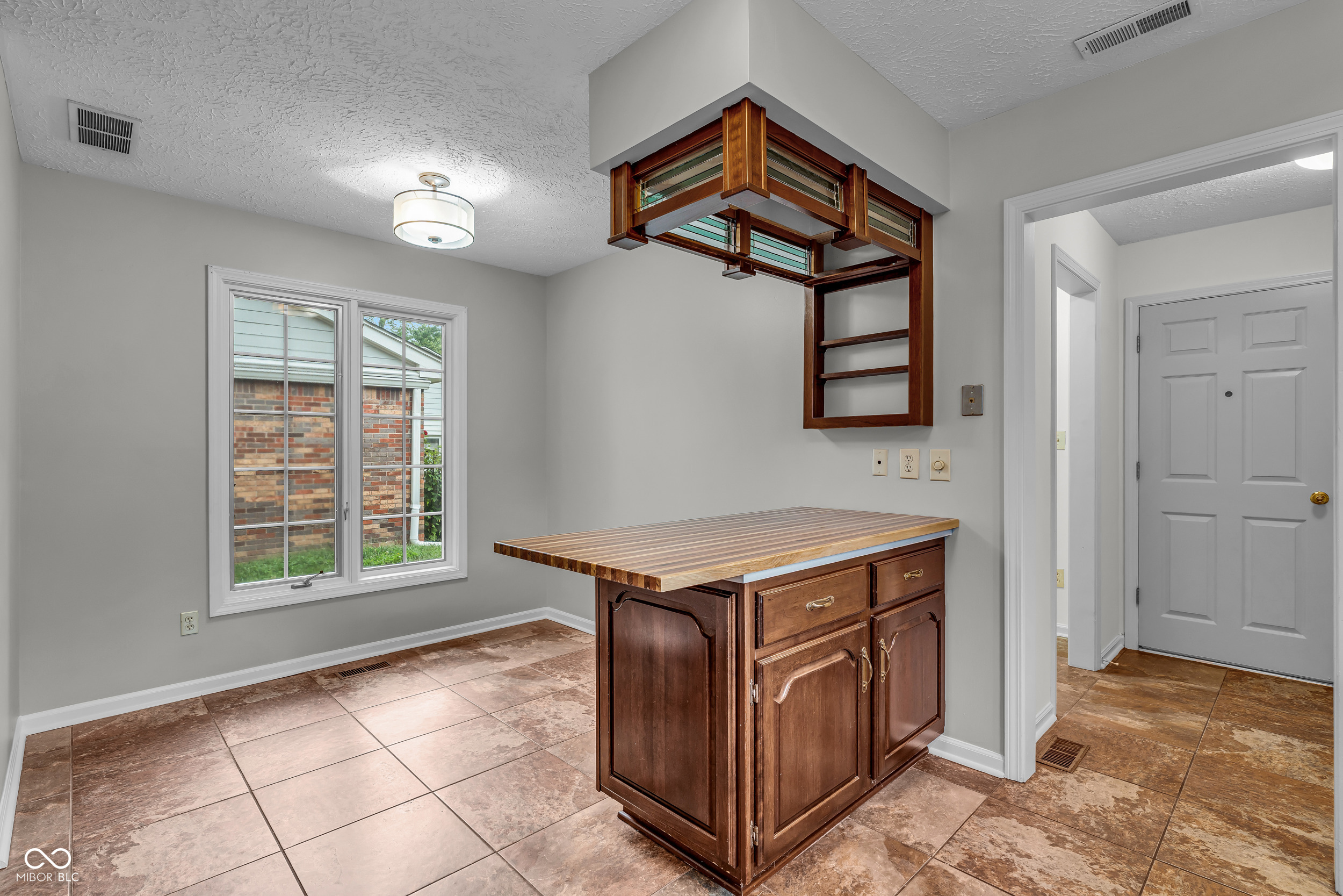 5228 Greenwillow Road Indianapolis, IN 46226 - Photo 10 of 45