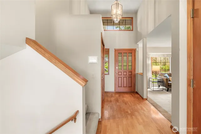 a view of livingroom with furniture