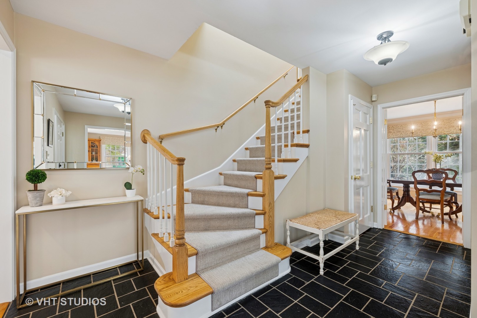 575 Wicklow Road Deerfield, IL 60015 - Photo 3 of 27 Gallery Image 3