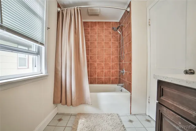 $214,900 | 417 Robinson Street, North Tonawanda, NY 14120