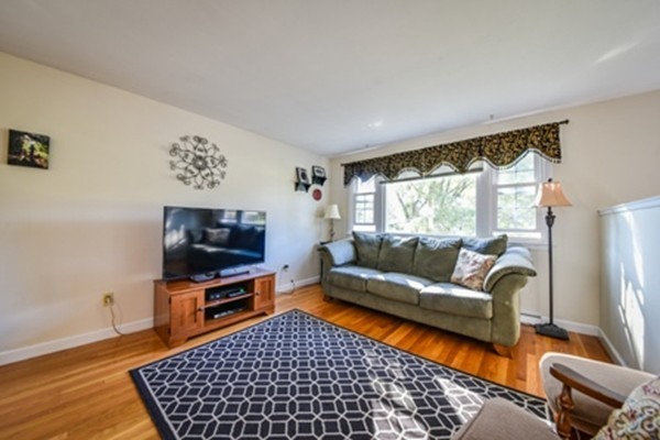 95 Roundtop Road Framingham, MA 01701 - Photo 5 of 30 Gallery Image 5