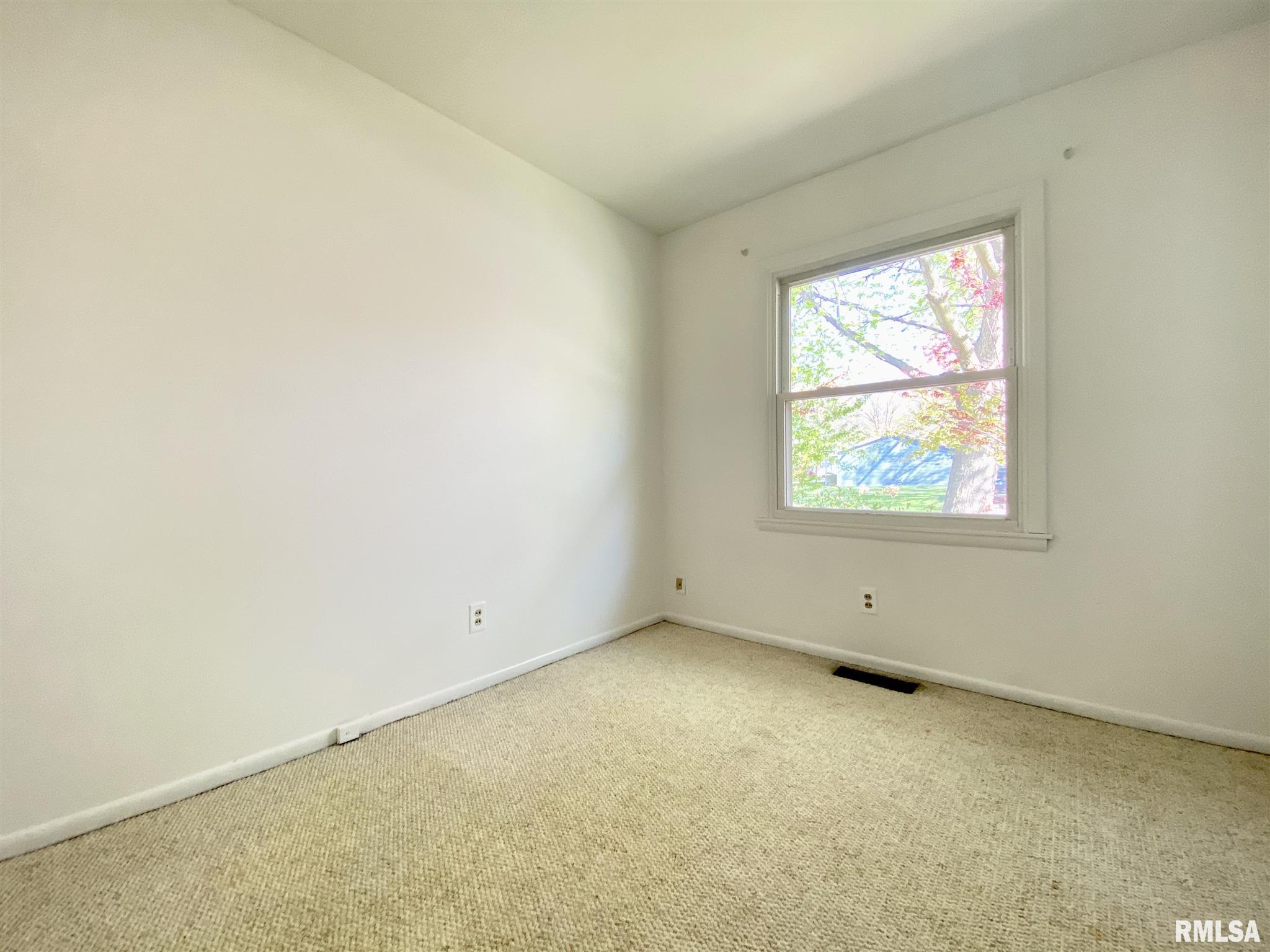 1501 Fairfield Drive Springfield, IL 62702 - Photo 8 of 16 Gallery Image 8