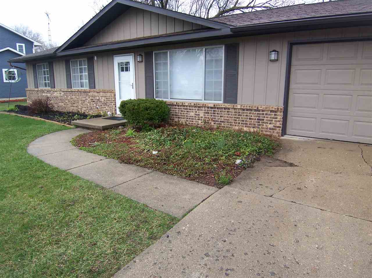 5487 Canonsburg Road Grand Blanc, MI 48439 - Photo 2 of 22 31376887-1.JPG