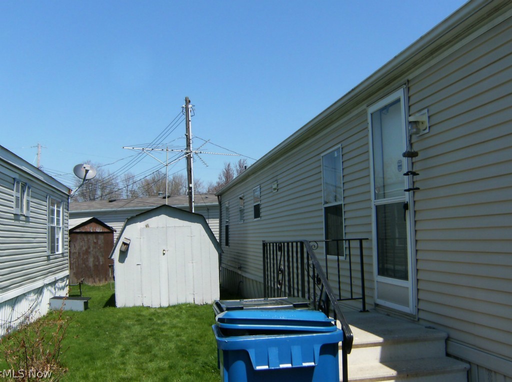 2 Riviera Avenue Amherst, OH 44001 - Photo 4 of 9 Gallery Image 4