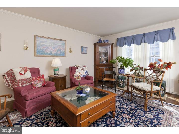31 Fieldston Road Princeton Junction, NJ 08550 - Photo 5 of 25 Living Room