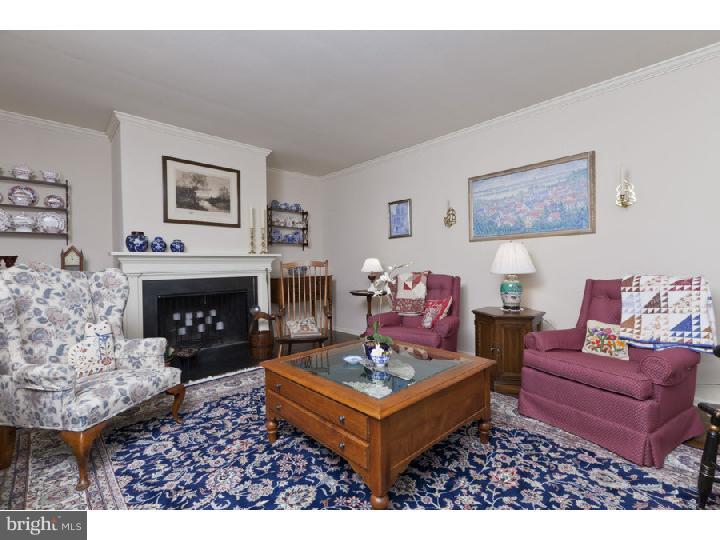 31 Fieldston Road Princeton Junction, NJ 08550 - Photo 6 of 25 Living Room