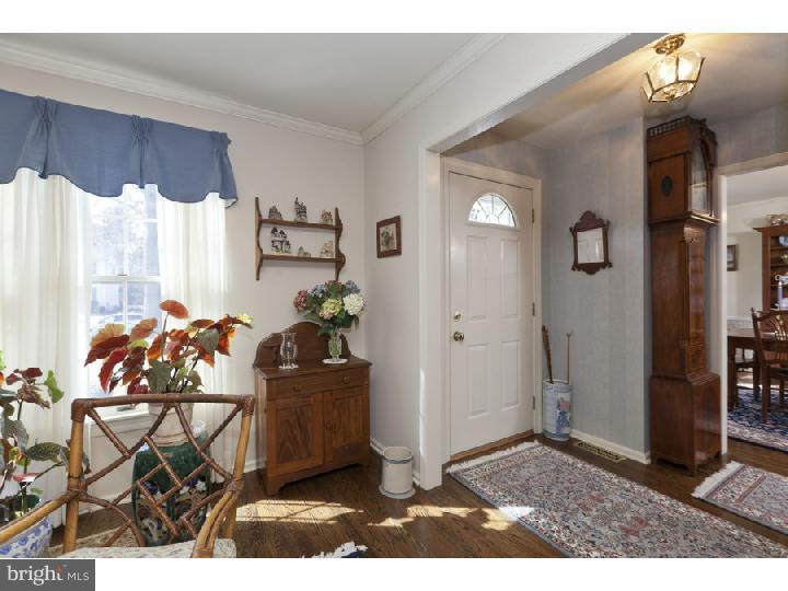 31 Fieldston Road Princeton Junction, NJ 08550 - Photo 7 of 25 Living Room
