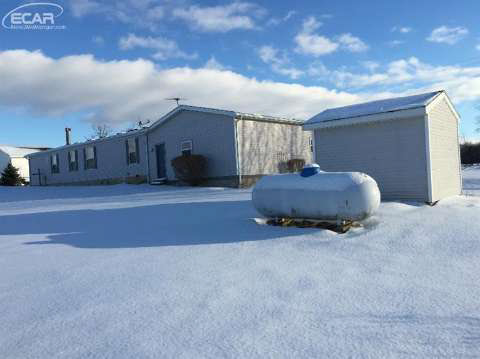 5427 East Howell Road Webberville, MI 48892 - Photo 3 of 22 20427921-2.JPG