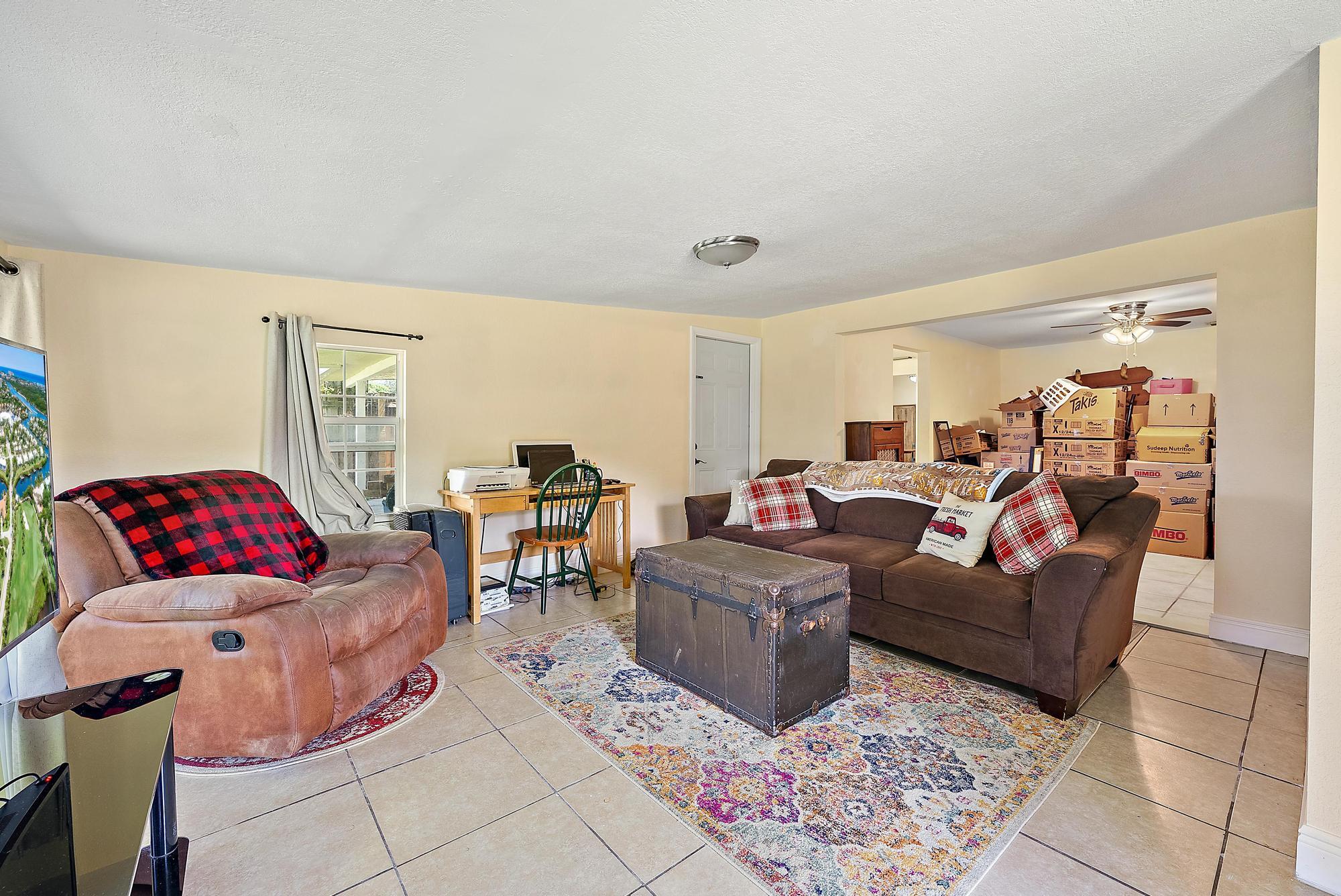 273 Florida Mango Road West Palm Beach, FL 33406 - Photo 18 of 23 273 Florida Mango Rd-19