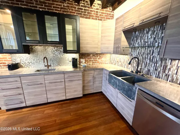 $195,000 | 228 Yazoo Avenue, Unit A, Clarksdale, MS 38614