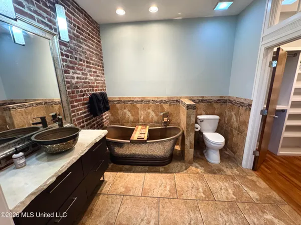 $195,000 | 228 Yazoo Avenue, Unit A, Clarksdale, MS 38614