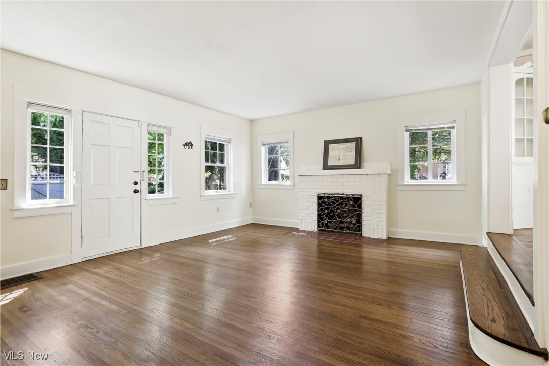 407 Columbia Road Bay Village, OH 44140 - Photo 4 of 33