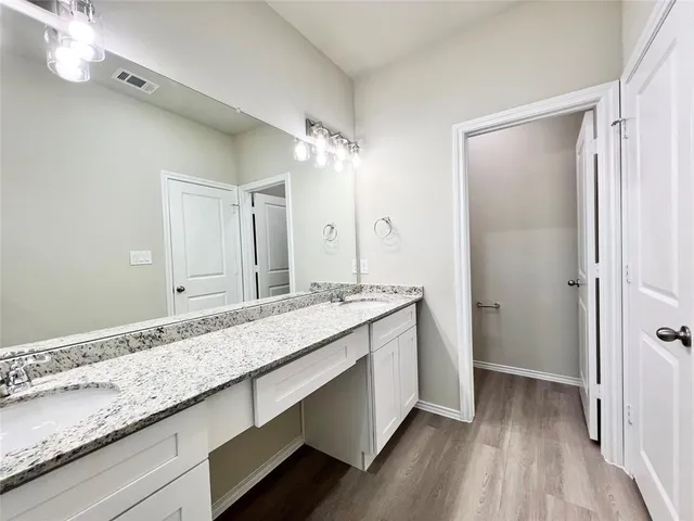 $2,195 | 3501 East Renfro Street, Unit 202, Burleson, TX 76028