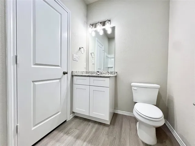 $2,195 | 3501 East Renfro Street, Unit 202, Burleson, TX 76028