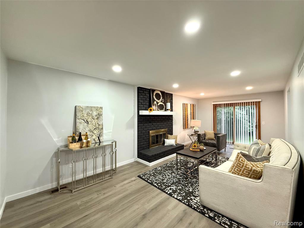 92 Foxboro Drive Rochester Hills, MI 48309 - Photo 6 of 57