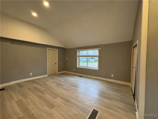 $1,400 | 549 Indian Church Road, Unit 1, West Seneca, NY 14224