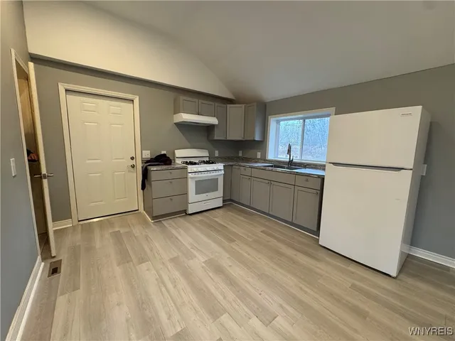 $1,400 | 549 Indian Church Road, Unit 1, West Seneca, NY 14224