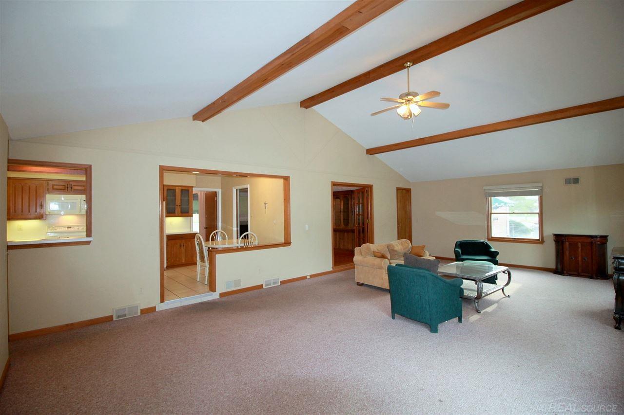 954 South Renaud Road Grosse Pointe Woods, MI 48236 - Photo 21 of 46