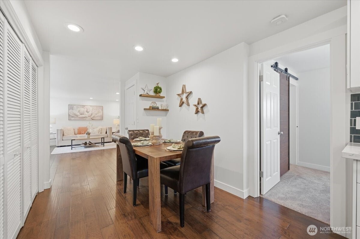 2804 East Howell Street Seattle, WA 98122 - Photo 8 of 25