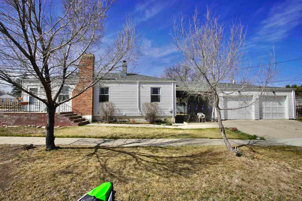 $300,000 | 1236 South Jefferson Street, Casper, WY 82601