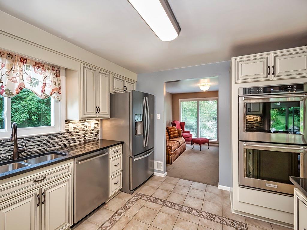 521 Geyser Road Pittsburgh, PA 15276 - Photo 6 of 25 Gallery Image 6