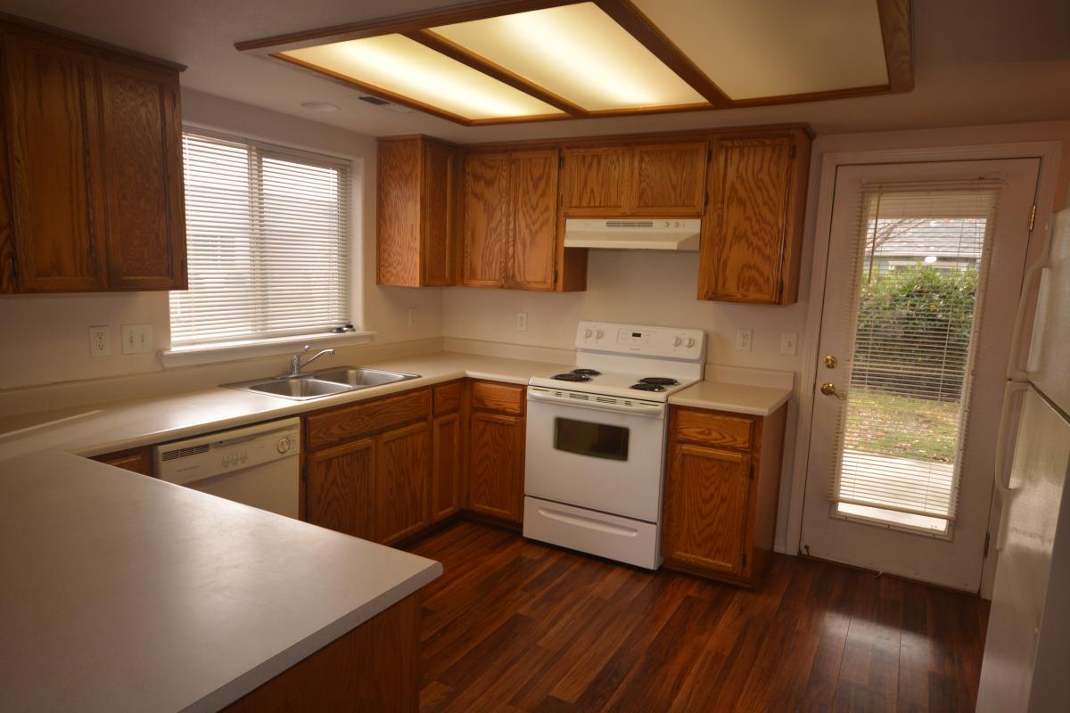 686 Karic Way Eagle Point, OR 97524 - Photo 8 of 11 6865