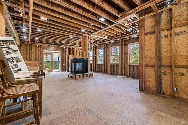 $1,200,000 | 10800 Falstaff Road, Sebastopol, CA 95472