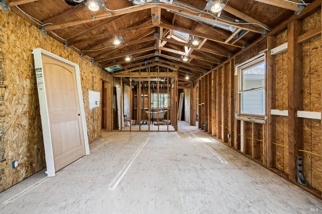 $1,200,000 | 10800 Falstaff Road, Sebastopol, CA 95472