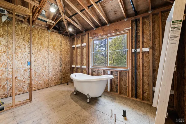 $1,200,000 | 10800 Falstaff Road, Sebastopol, CA 95472