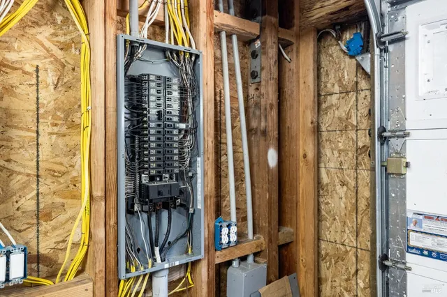 $1,200,000 | 10800 Falstaff Road, Sebastopol, CA 95472