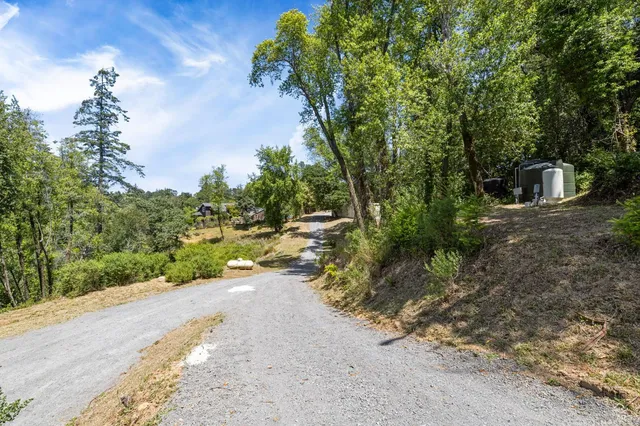 $1,200,000 | 10800 Falstaff Road, Sebastopol, CA 95472