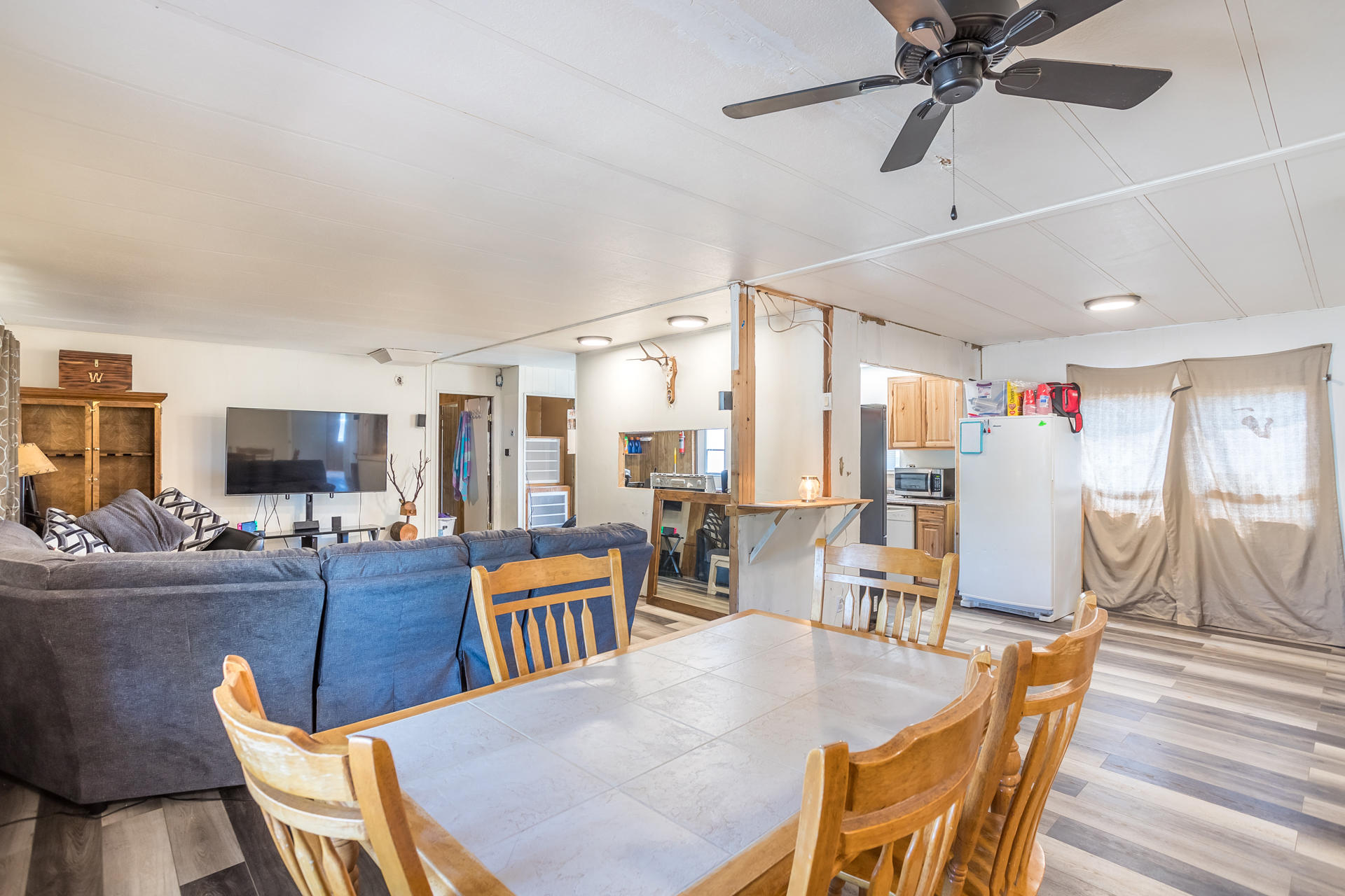 19541 Spring Gulch Road Anderson, CA 96007 - Photo 4 of 20 19 living room