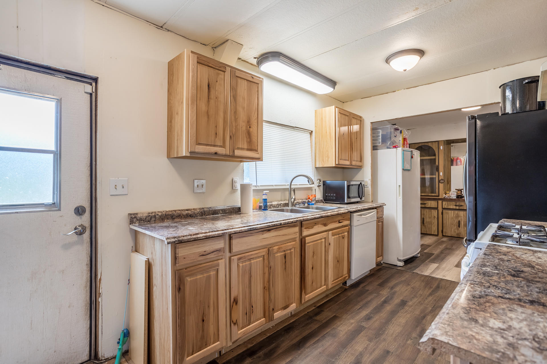19541 Spring Gulch Road Anderson, CA 96007 - Photo 7 of 20 26 kitchen