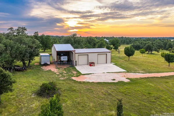 $2,099,000 | 1554 Vintage Oaks Drive, Fredericksburg, TX 78624