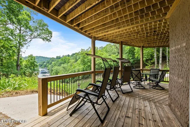 $875,000 | 824 Deerfield Way, La Follette, TN 37766