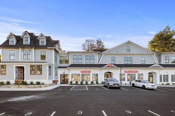 $2,372 | 186 Bedford Street, Unit 211, Lexington, MA 02420