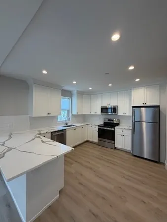 $2,372 | 186 Bedford Street, Unit 211, Lexington, MA 02420